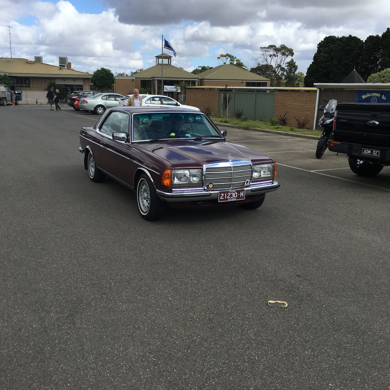 W123 Mercedes Benz coupe
